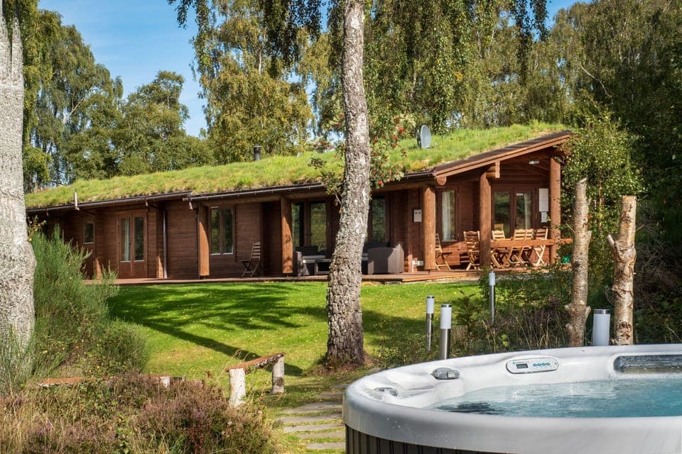 Croft Kincardine with hot tub