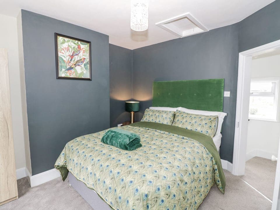 2 bedrooms, individually decorated, individually furnished, free WiFi