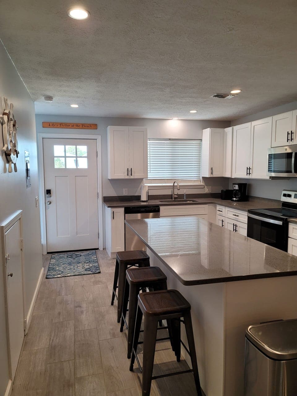 Unit B kitchen
