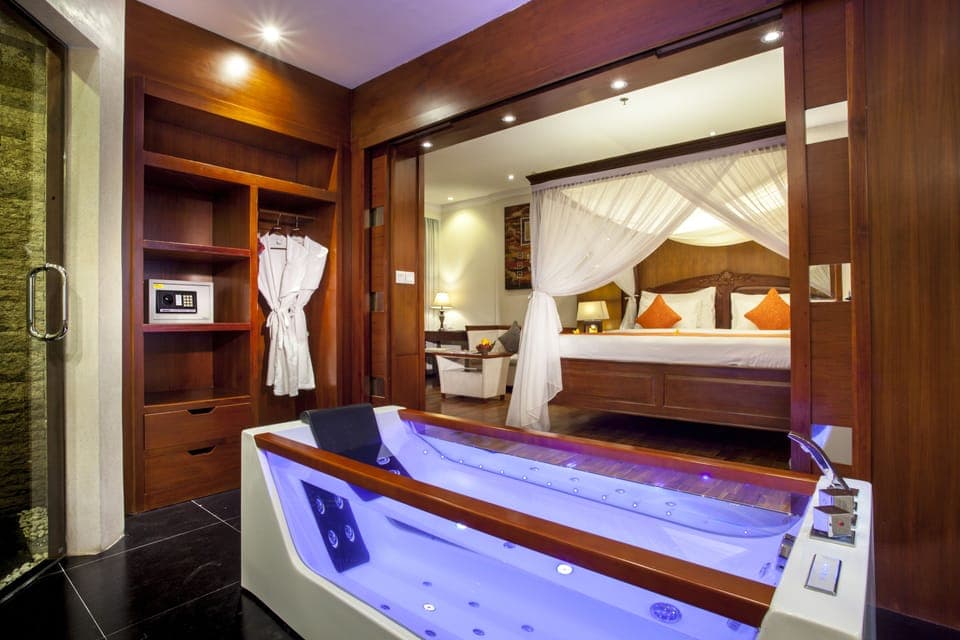 Premium bedding, minibar, in-room safe, blackout drapes