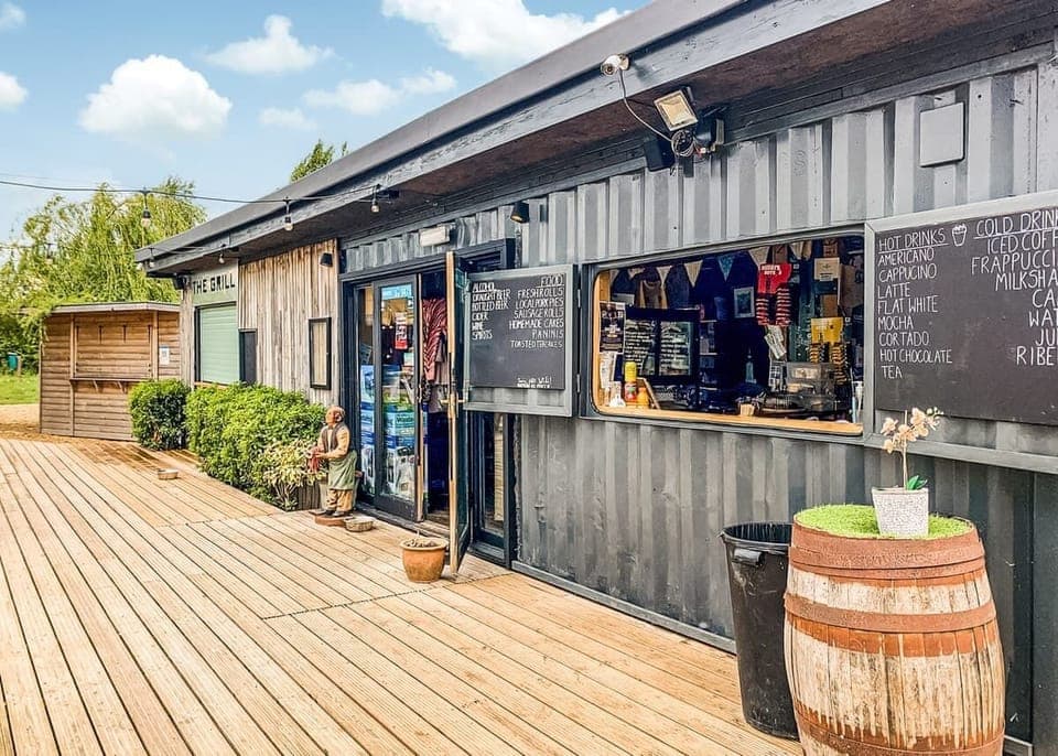 Old Buckenham Country Park, Old Buckenham