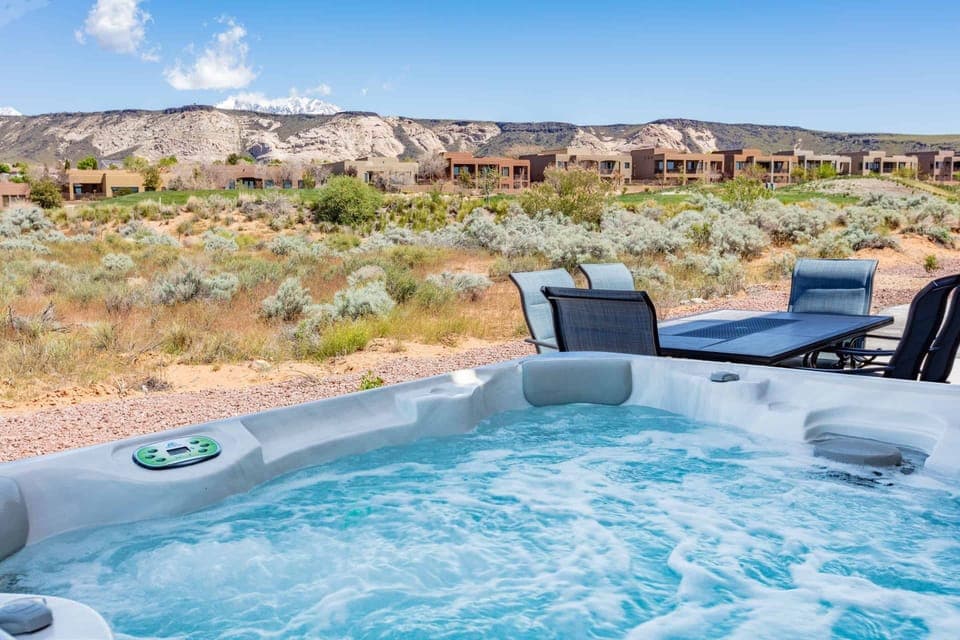 Private Hot Tub - Relax in your own private hot tub while enjoying this breathtaking view.