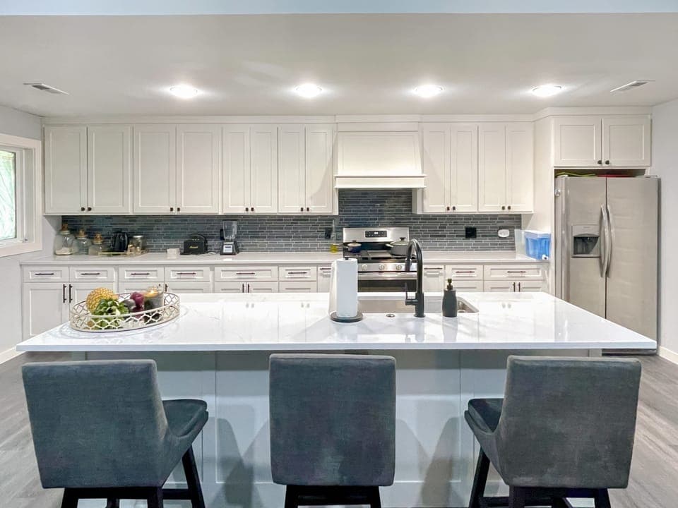 Large Island with seating