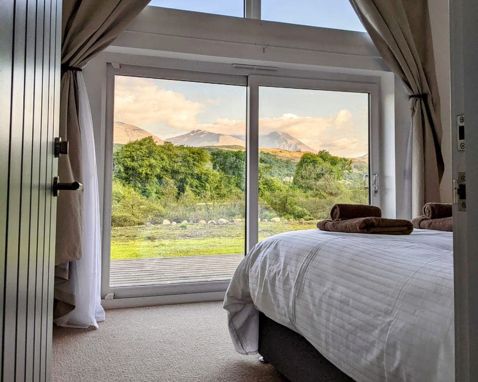 Cottage | 4 bedrooms, individually decorated, individually furnished, free WiFi