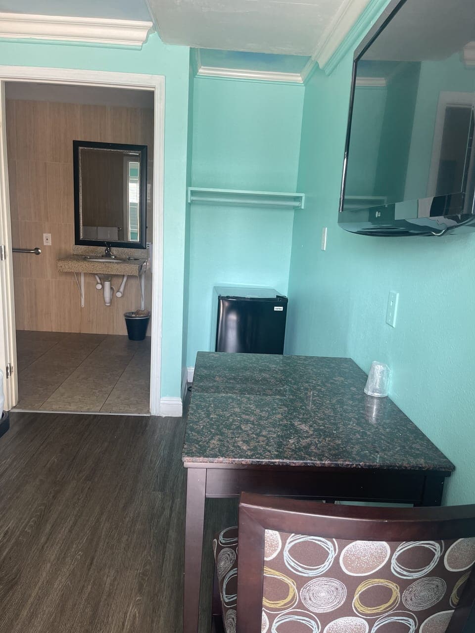 40-inch flat-screen TV with satellite channels, TV