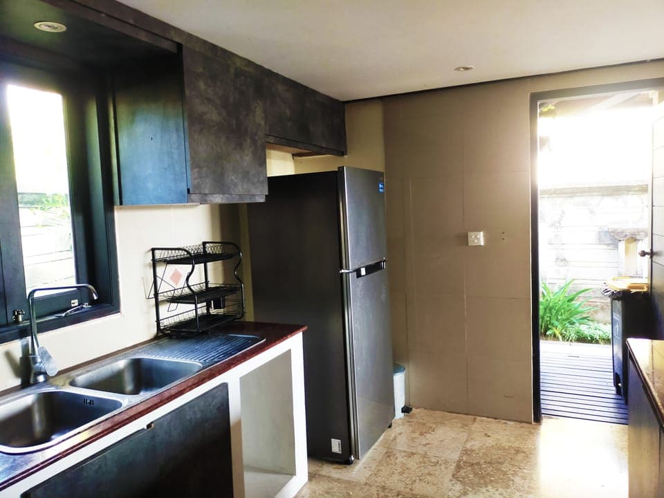 Panoramic Villa | Private kitchen | Fridge, microwave, stovetop, electric kettle