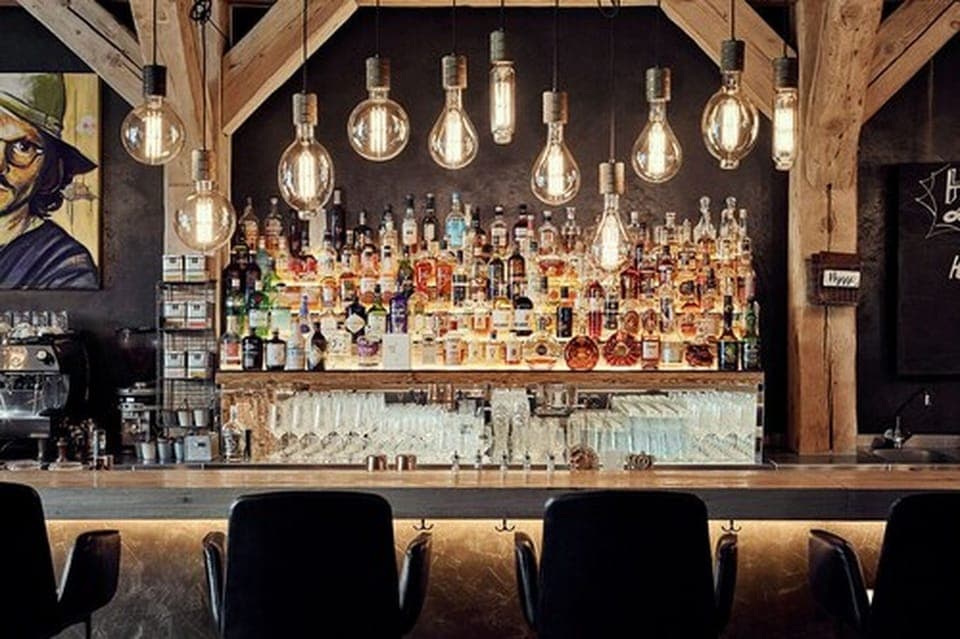 Breakfast, lunch, dinner served; local cuisine 