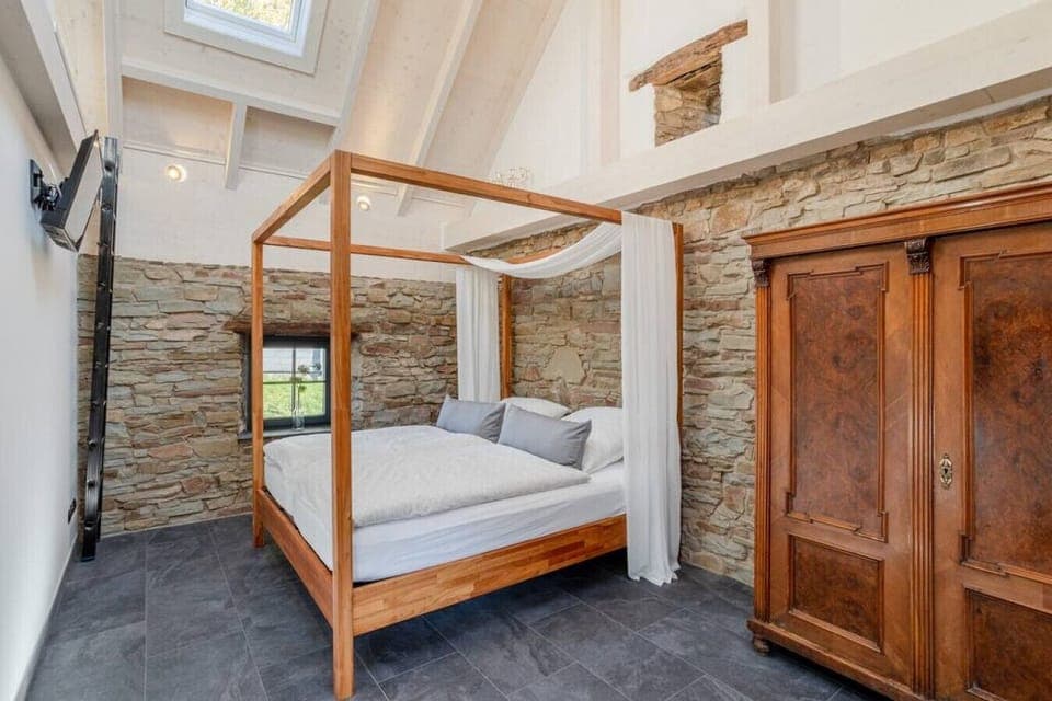 Einmal Himmelbett gefällig? Wer möchte sich hier nicht einkuscheln?