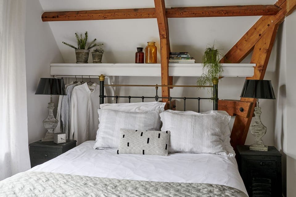 Deluxe Double Room (Porter) | Premium bedding, minibar, iron/ironing board, free WiFi