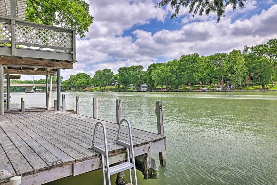 House (5 Bedrooms) | Interior