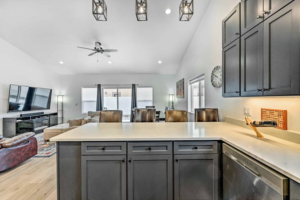 House (4 Bedrooms) | Interior