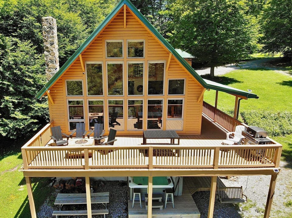 Vista cabin has a large wrap around deck