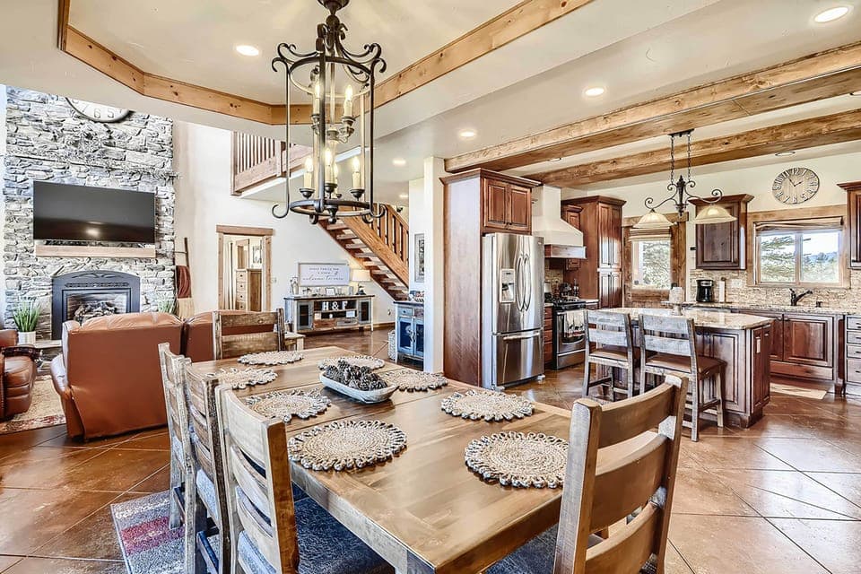 House (4 Bedrooms) | Interior
