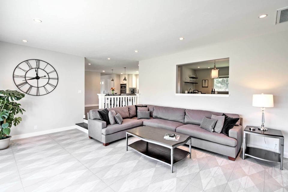 House (4 Bedrooms) | Interior