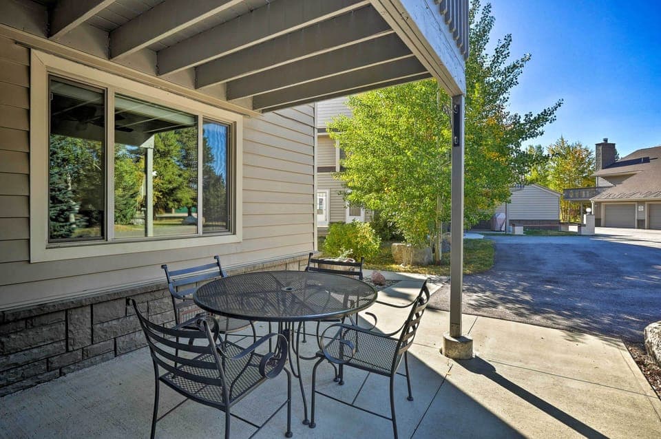Apartment (2 Bedrooms) | Front of property