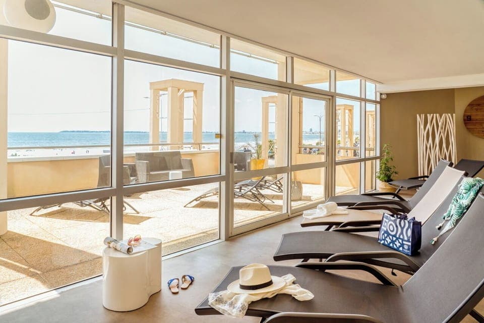 Couples treatment rooms, sauna, hot tub, steam room, Turkish bath