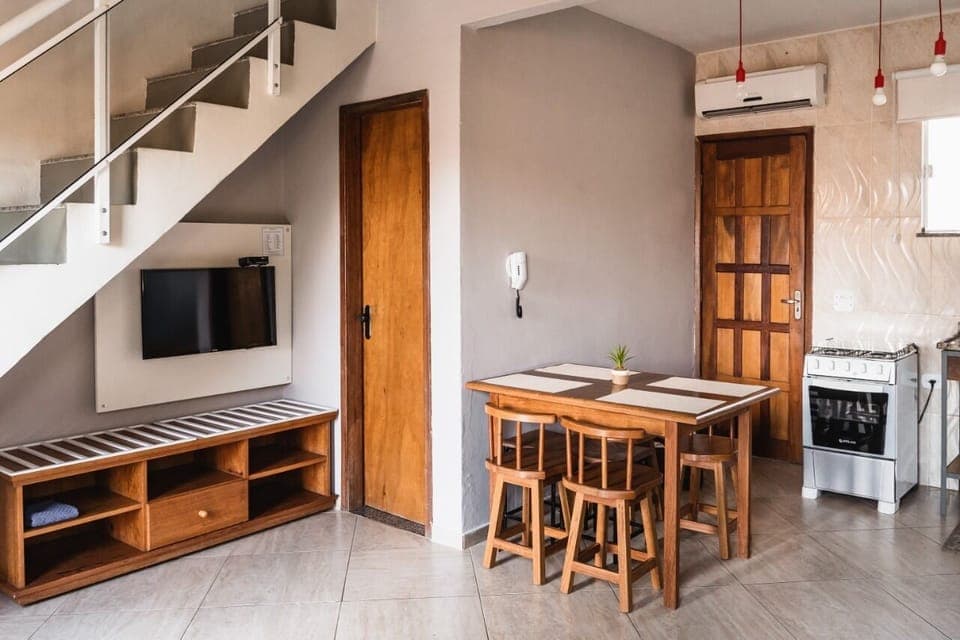 Studio | Living area | 32-inch TV with cable channels