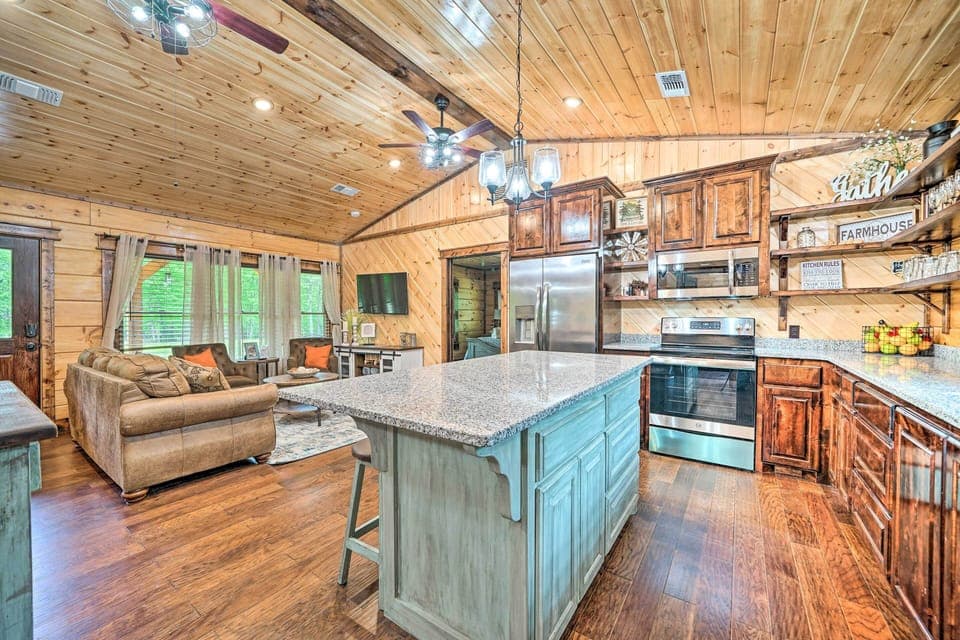 House (2 Bedrooms) | Interior