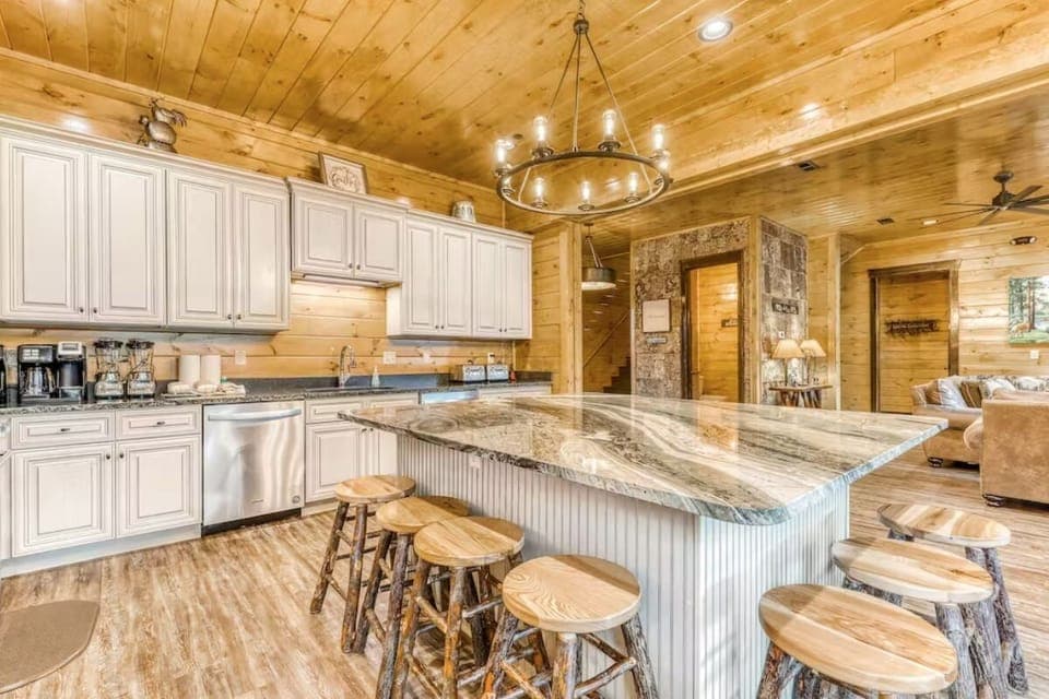Kitchen with Large Island