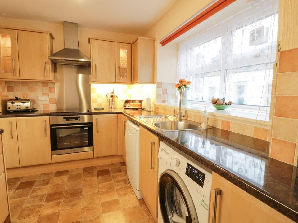 Fridge, dishwasher, cookware/dishes/utensils