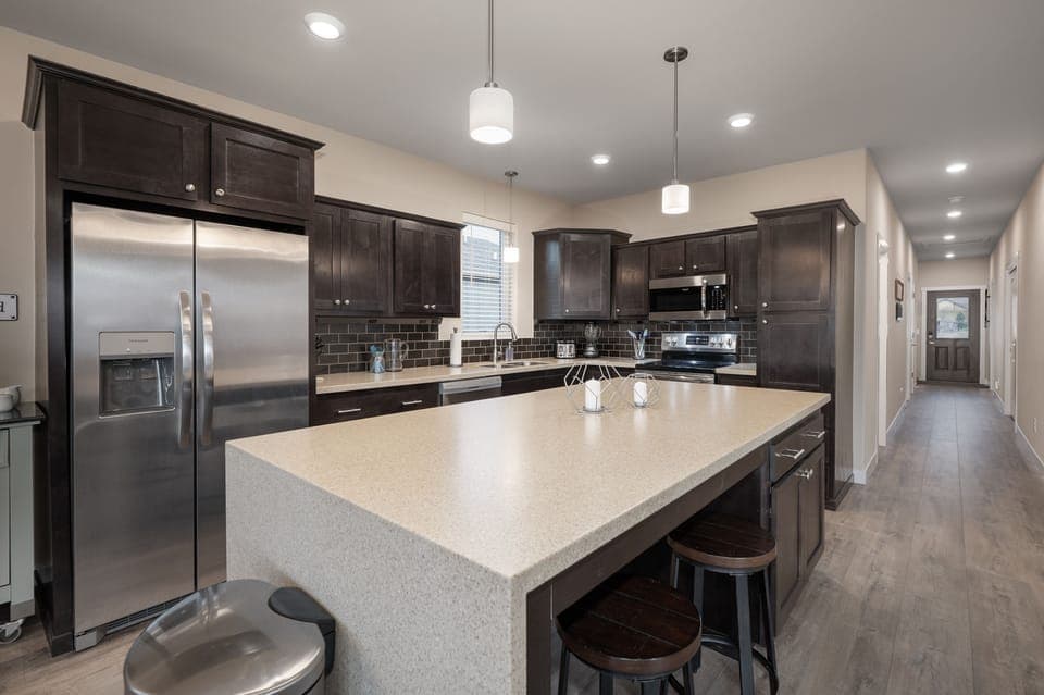 Cook to your heart's content in the modern and well equipped kitchen.