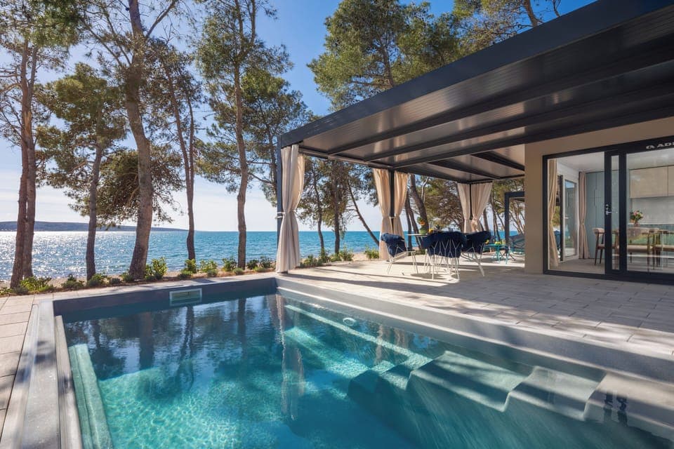 Amber Sea Luxury Holiday Home with pool | Terrace/patio
