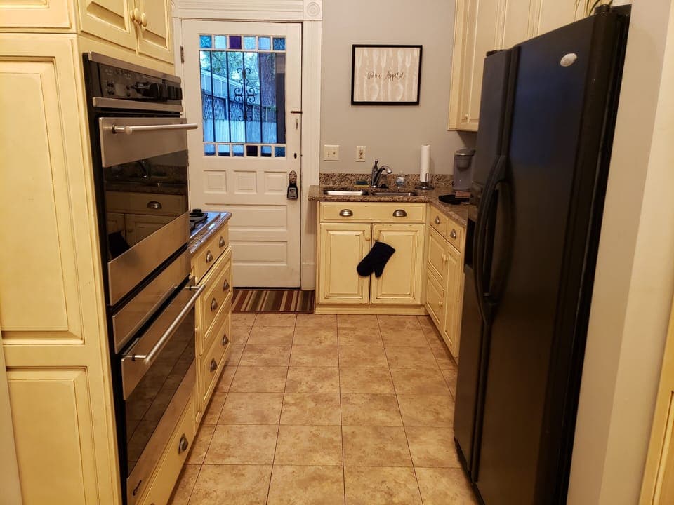 Fully Equipped kitchen with gas stove