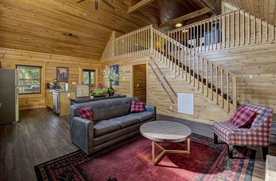 Bear Mountain Hideaway's cozy living area