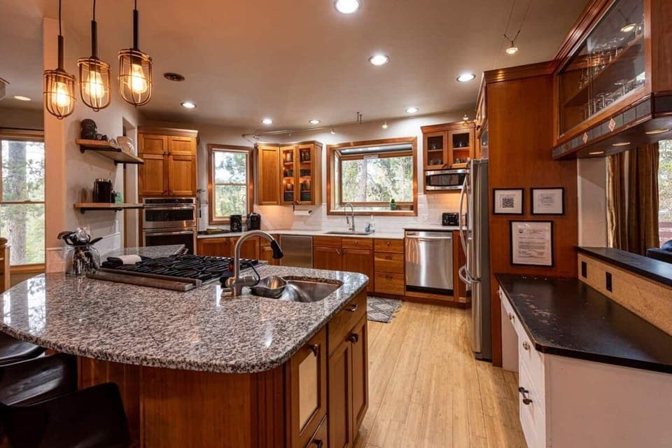 Huge gourmet kitchen!