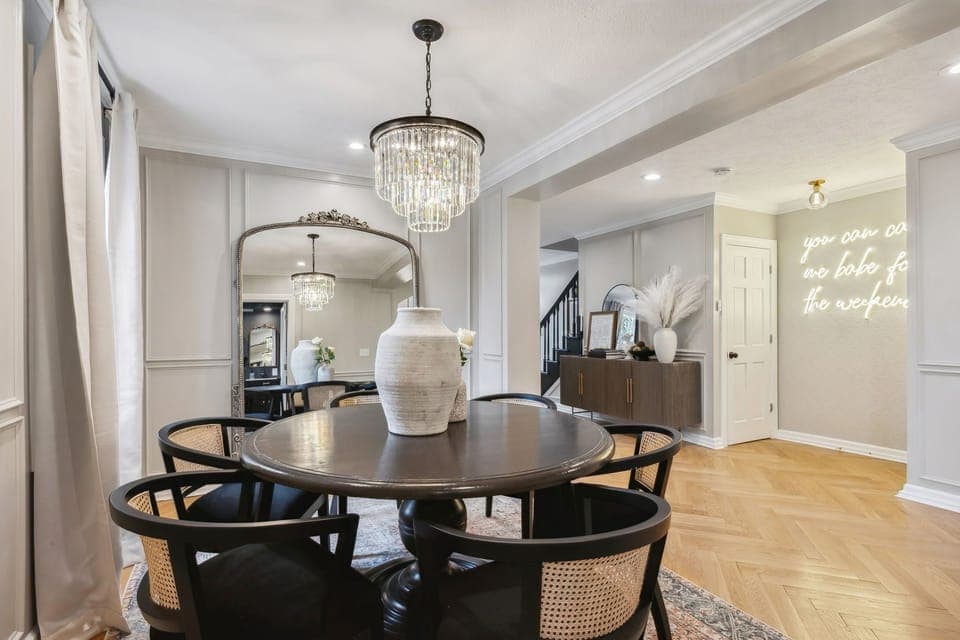 You can call us 'babe' for the weekend and enjoy our dining space.