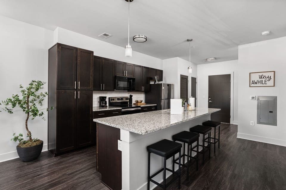 Apartment, 2 Bedrooms | Dining room