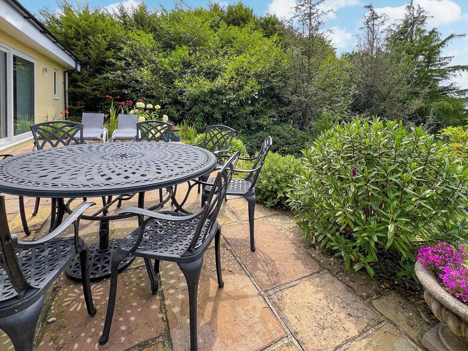 Terrace | The Aviary - Butterbee Cottages, Tamar Valley