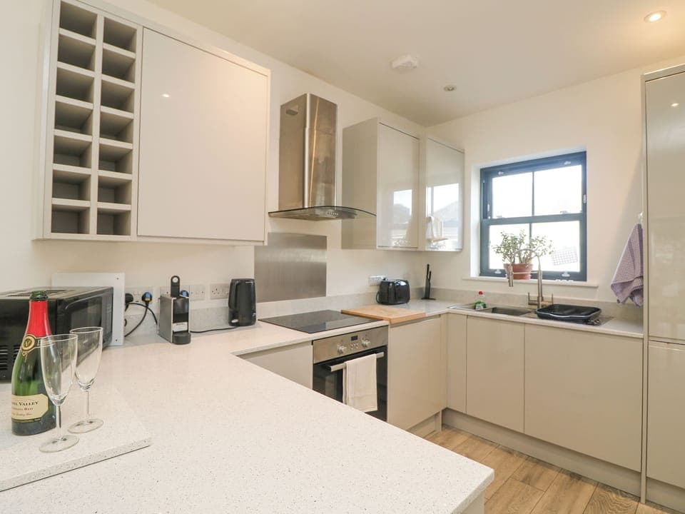Cottage | Private kitchen | Fridge, dishwasher, electric kettle, toaster