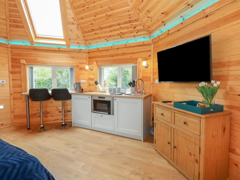 Cookware/dishes/utensils