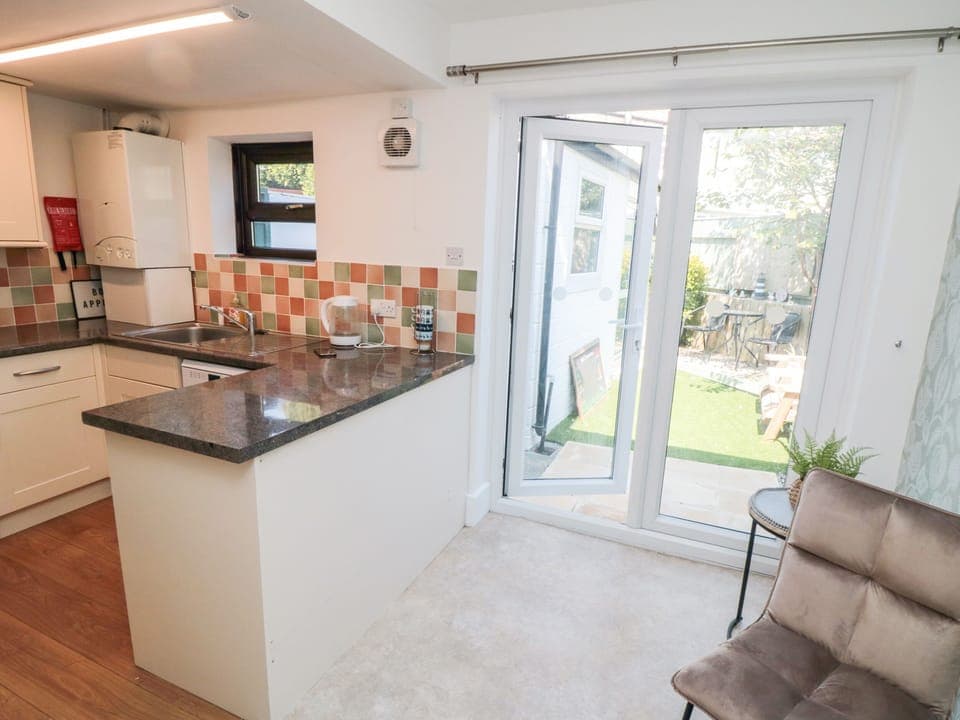 Dishwasher, cookware/dishes/utensils