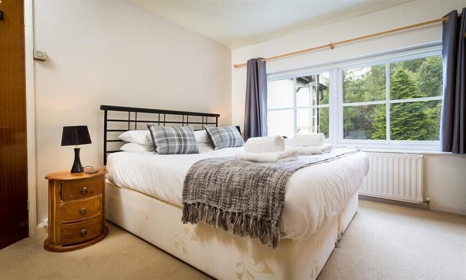 6 bedrooms, individually decorated, individually furnished, free WiFi