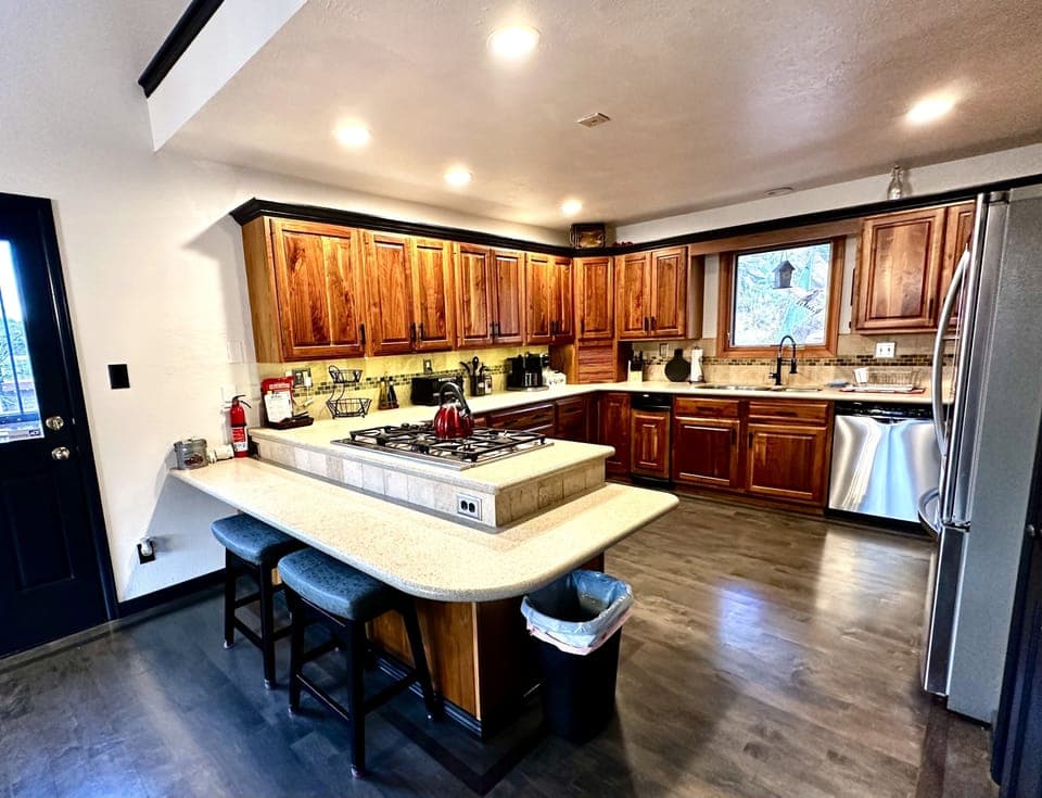 Kitchen bar area