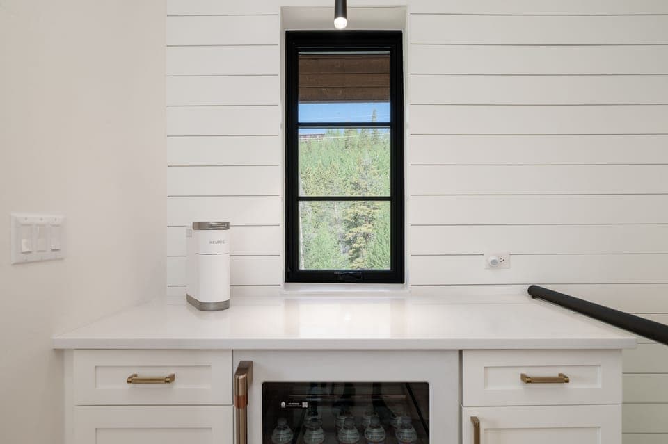 Cabin, 4 Bedrooms | Private kitchen | Fridge, oven, coffee/tea maker, toaster
