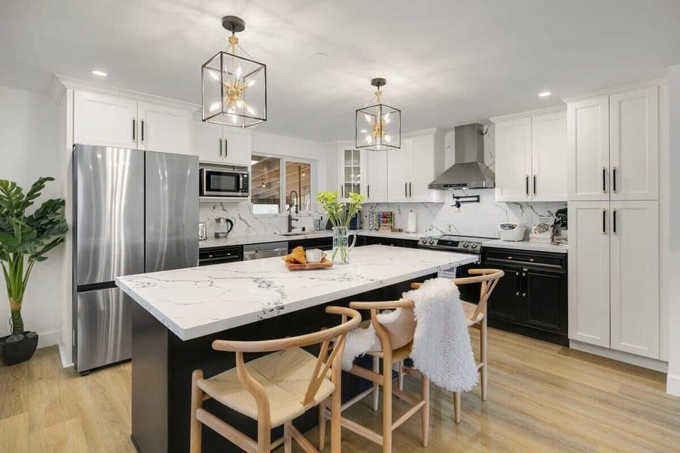 Here is the high end finish kitchen with stainless steel appliance