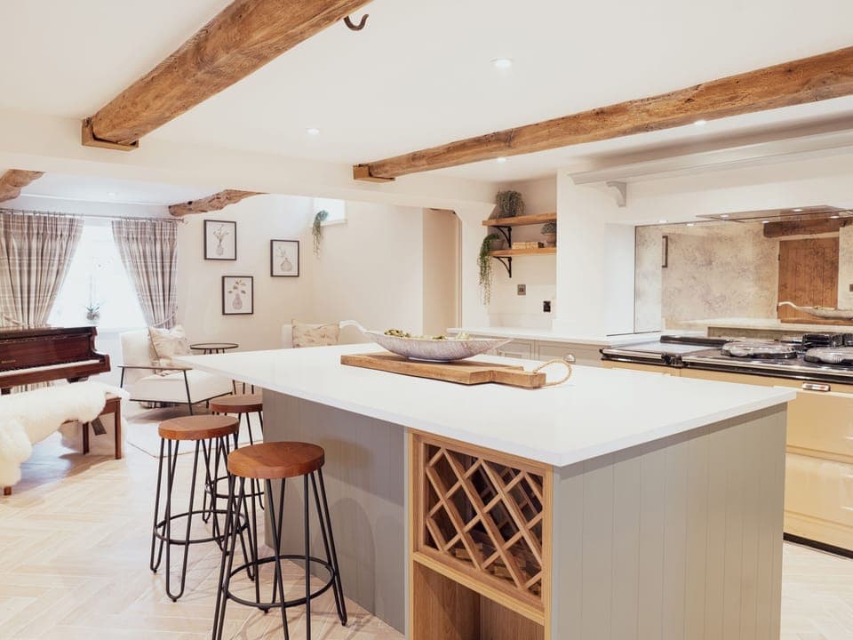 Fridge, dishwasher, cookware/dishes/utensils