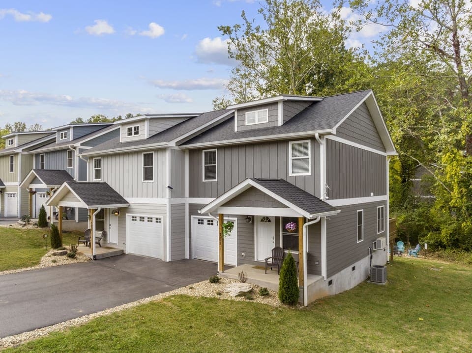 Welcome to Dogwood & Sweetgum — two beautiful homes outside Asheville!