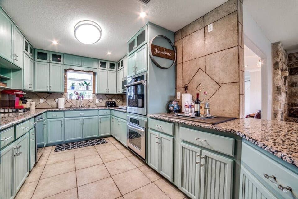 Fully equipped kitchen