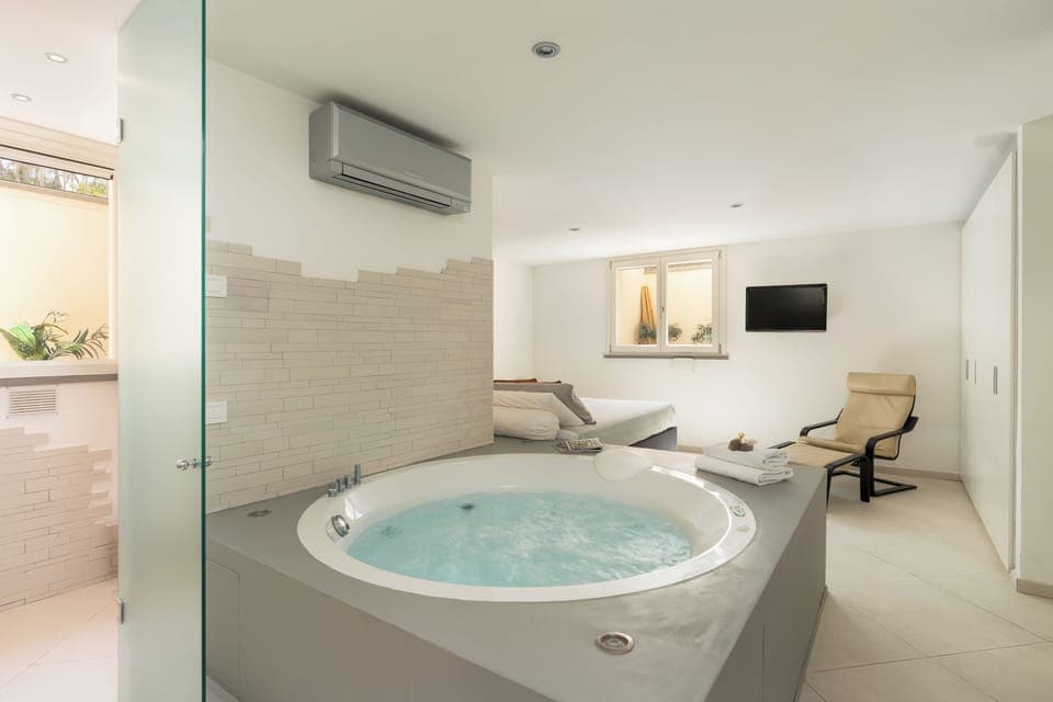 Villa | 5 bedrooms, free cribs/infant beds, free WiFi, bed sheets