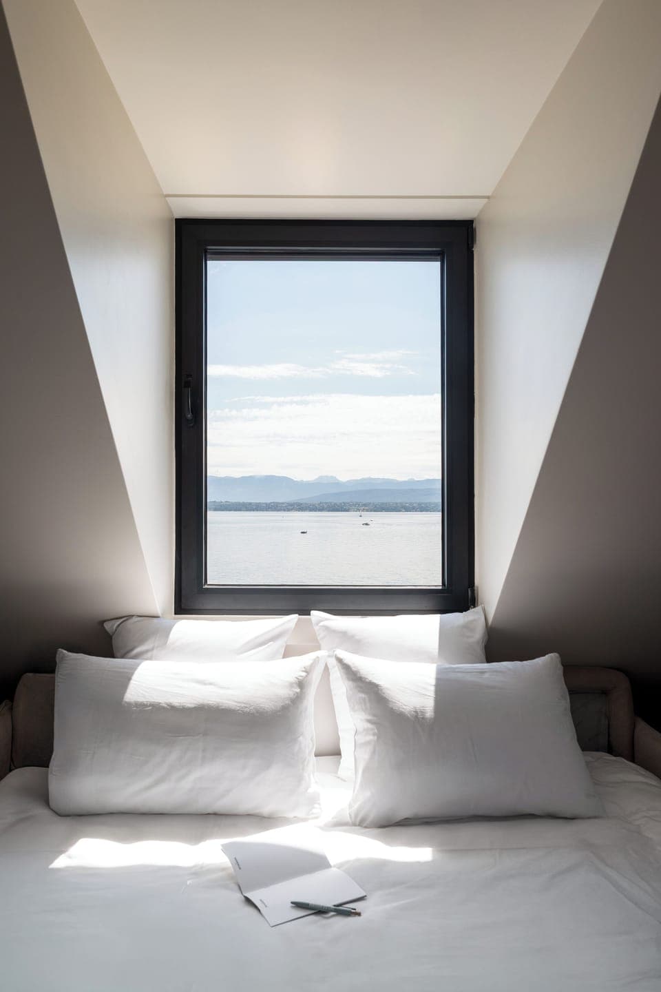 Chambre Suite Familiale | In-room safe, desk, laptop workspace, blackout drapes