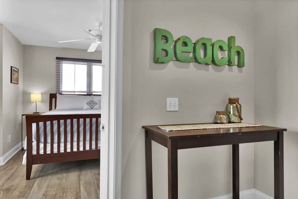 Beach is this way!