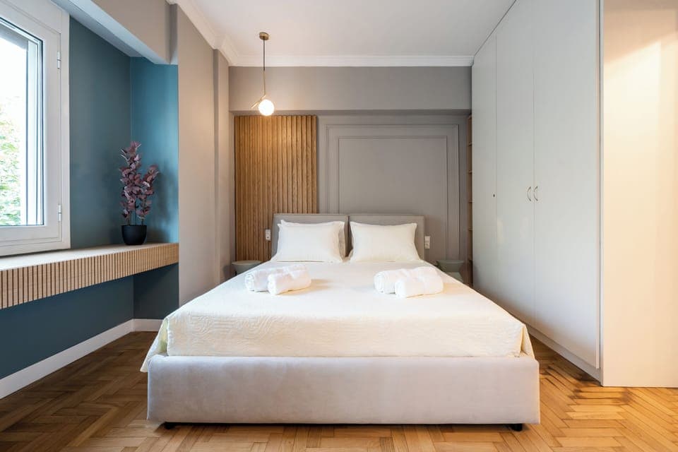 Classic Apartment | Egyptian cotton sheets, premium bedding, down comforters