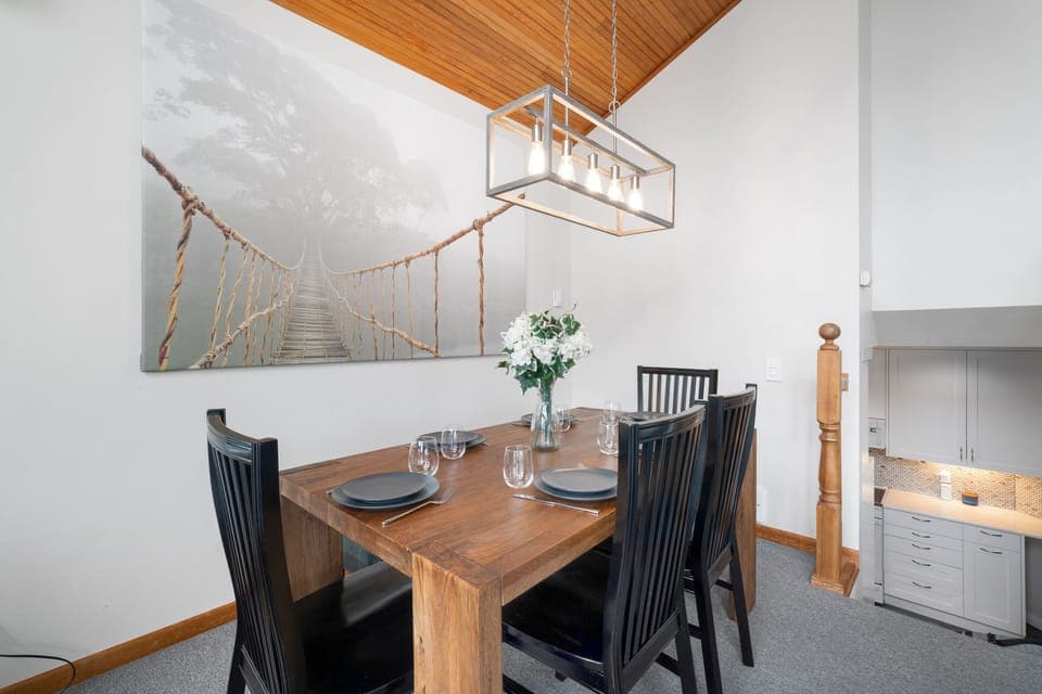 Dining area with seating for 6