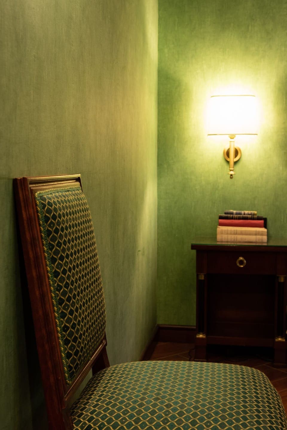 Superior Double Room | Minibar, desk, blackout drapes, soundproofing