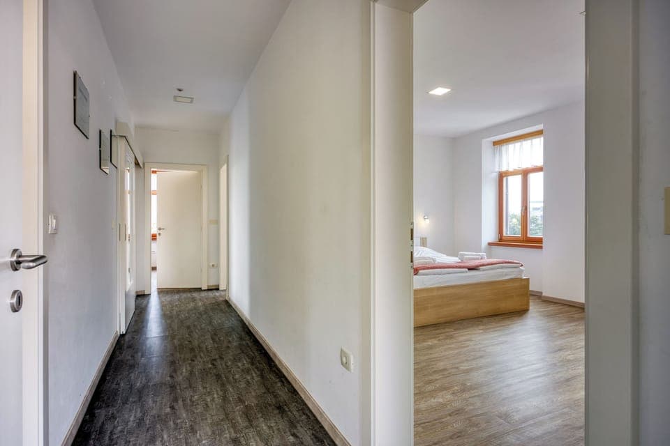 Common area (corridors, hall)