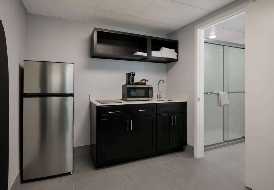 Microwave, coffee/tea maker